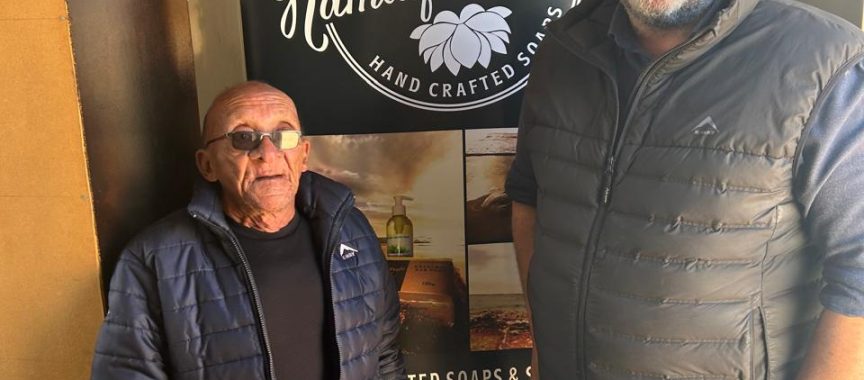 Die Speaker, Dr Gustav Bock saam met die entrepreneur Robert Richards op Erfenisdag ter bewusmaking vir die ondersteuning van plaaslike kleinbesighede.